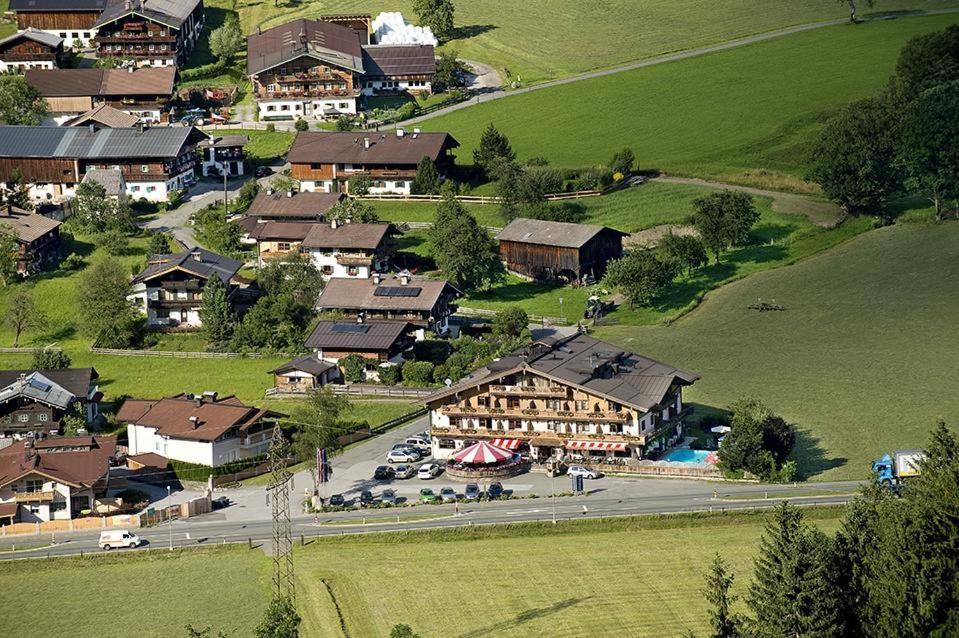 Ferienhotel Alpenhof Aurach bei Kitzbuehel Buitenkant foto