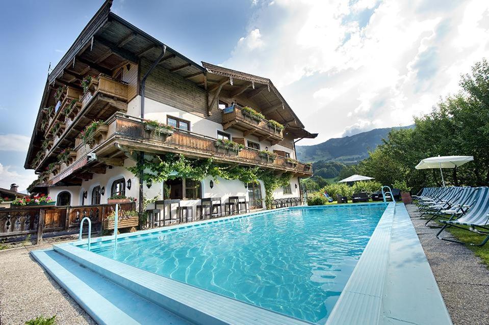 Ferienhotel Alpenhof Aurach bei Kitzbuehel Buitenkant foto